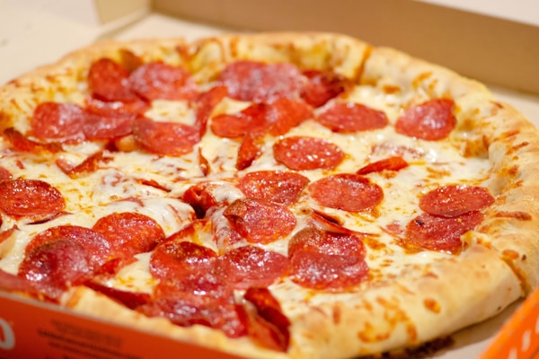 American pepperoni pizza recipe with bread-flour crust